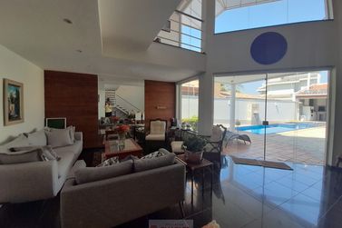 Casa &agrave; venda - 326m&sup2; - Centro
