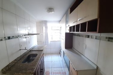 Apartamento para alugar - 48m&sup2; - Centro