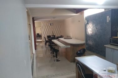 Casa &agrave; venda - 438m&sup2; - Centro