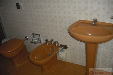 Casa &agrave; venda - 300m&sup2; - Centro