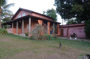 S&iacute;tio &agrave; venda - 10m&sup2; - Centro