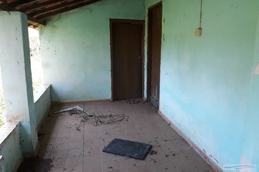 S&iacute;tio &agrave; venda - 10m&sup2; - Centro
