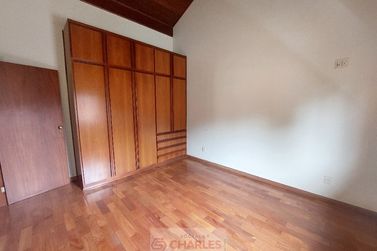 Casa para alugar - 360m&sup2; - Centro