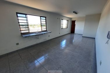 Sal&atilde;o Comercial para alugar - 30m&sup2; - Centro