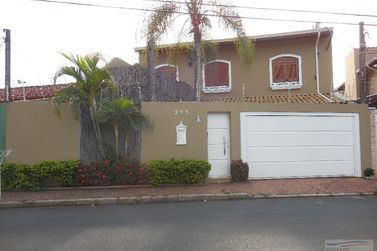 Casa &agrave; venda - 309m&sup2; - Centro