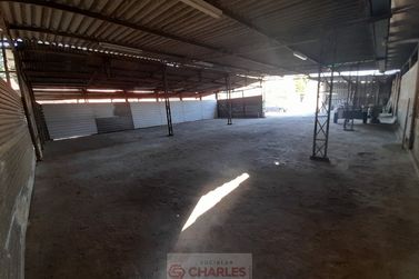 Sal&atilde;o Comercial para alugar - 300m&sup2; - Centro