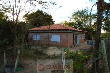 S&iacute;tio &agrave; venda - 150m&sup2; - Centro