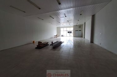 Sal&atilde;o Comercial para alugar - 180m&sup2; - Centro