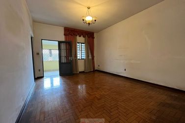 Casa &agrave; venda - 253m&sup2; - Centro