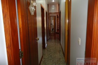 Casa &agrave; venda - 302m&sup2; - Centro