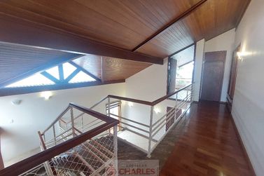 Casa para alugar - 360m&sup2; - Centro