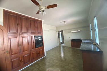 Casa &agrave; venda - 293m&sup2; - Centro