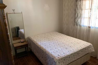 Casa &agrave; venda - 100m&sup2; - Centro