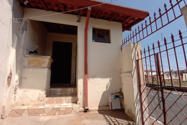 Casa para alugar - 40m&sup2; - Centro