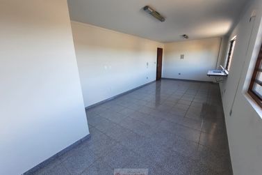 Sal&atilde;o Comercial para alugar - 30m&sup2; - Centro