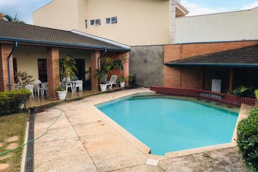Casa &agrave; venda - 410m&sup2; - Centro