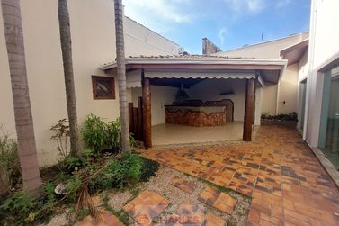 Casa &agrave; venda - 350m&sup2; - Centro