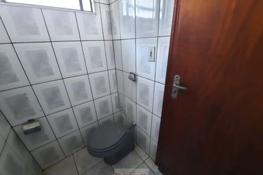 Sal&atilde;o Comercial para alugar - 100m&sup2; - Centro