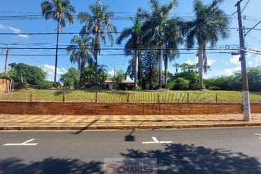 S&iacute;tio &agrave; venda - 634m&sup2; - Centro