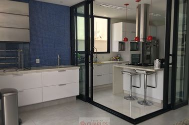 Casa &agrave; venda - 210m&sup2; - Centro