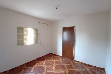 Casa para alugar - 60m&sup2; - Centro