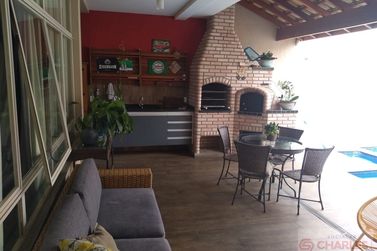 Casa &agrave; venda - 438m&sup2; - Centro