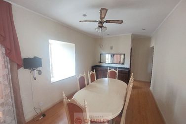 Casa para alugar - 231m&sup2; - Centro