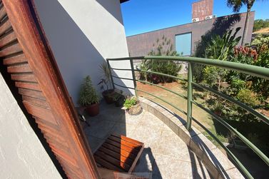 Casa &agrave; venda - 325m&sup2; - Centro