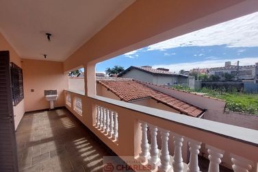 Casa para alugar - 268m&sup2; - Centro