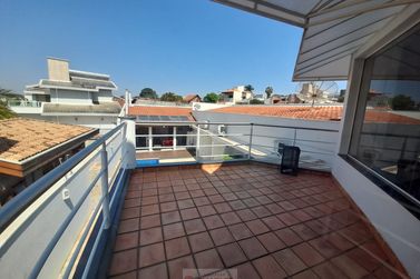 Casa &agrave; venda - 326m&sup2; - Centro