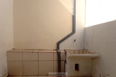 Sal&atilde;o Comercial para alugar - 106m&sup2; - Centro