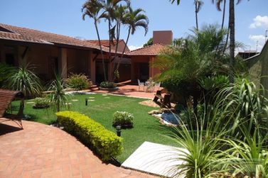 Casa &agrave; venda - 302m&sup2; - Centro