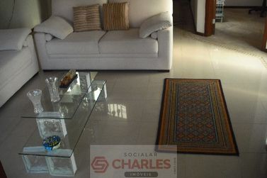 Casa &agrave; venda - 425m&sup2; - Centro
