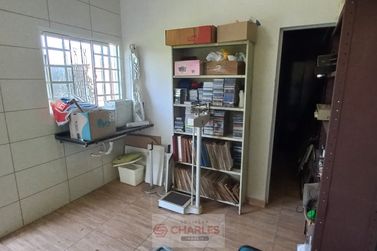 S&iacute;tio &agrave; venda - 300m&sup2; - Centro