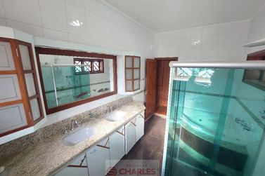 Casa &agrave; venda - 350m&sup2; - Centro