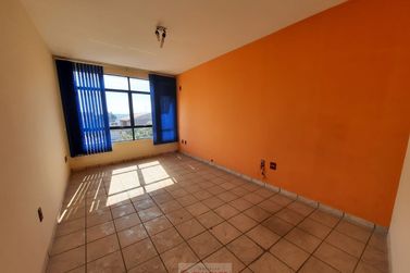 Sal&atilde;o Comercial para alugar - 160m&sup2; - Centro
