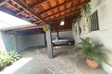 Casa &agrave; venda - 250m&sup2; - Centro
