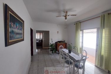 Casa &agrave; venda - 210m&sup2; - Centro