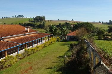 S&iacute;tio &agrave; venda - 652m&sup2; - Centro