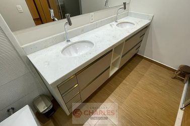 Casa &agrave; venda - 400m&sup2; - Centro