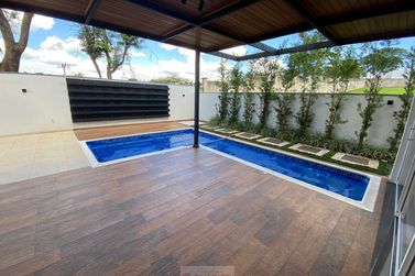 Casa &agrave; venda - 245m&sup2; - Centro