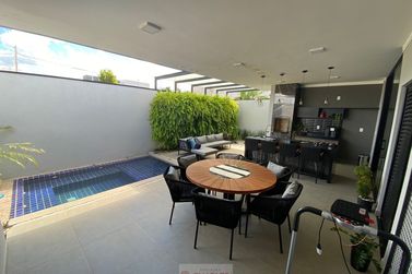 Casa &agrave; venda - 166m&sup2; - Centro