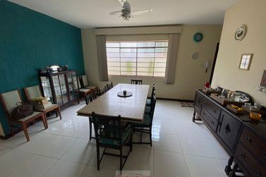 Casa &agrave; venda - 276m&sup2; - Centro