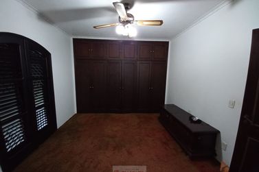 Casa &agrave; venda - 431m&sup2; - Centro