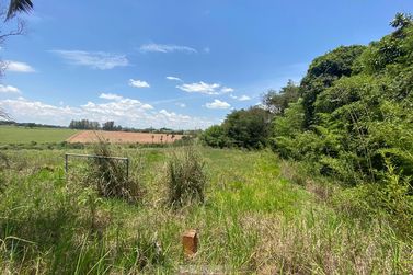 S&iacute;tio &agrave; venda - 84000m&sup2; - Centro