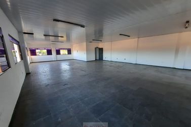 Sal&atilde;o Comercial para alugar - 100m&sup2; - Centro