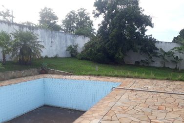 Casa &agrave; venda - 500m&sup2; - Centro