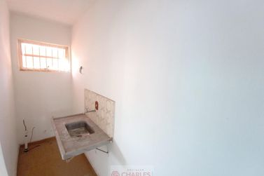 Sal&atilde;o Comercial para alugar - 180m&sup2; - Centro