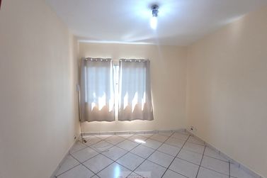 Apartamento para alugar - 46m&sup2; - Centro