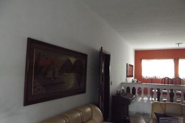Casa &agrave; venda - 360m&sup2; - Centro